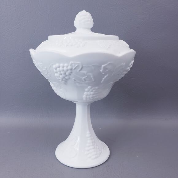 Vintage Indiana Colony Milk Glass Harvest Grapes Wedding Bowl Footed Compote - Picture 1 of 10